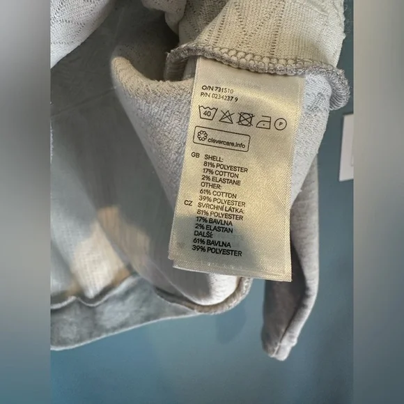 H&M Textured Crewneck Sweatshirt in Heather Grey - Picture 9 of 9